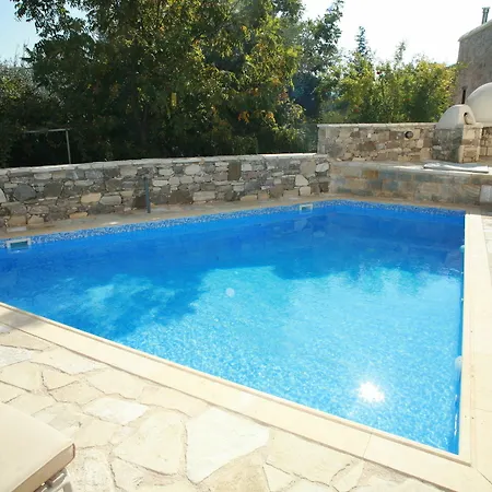 Areti Courtyard * Episkopi (Limassol)