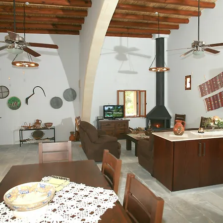 アパート Areti Courtyard Episkopi (Limassol)
